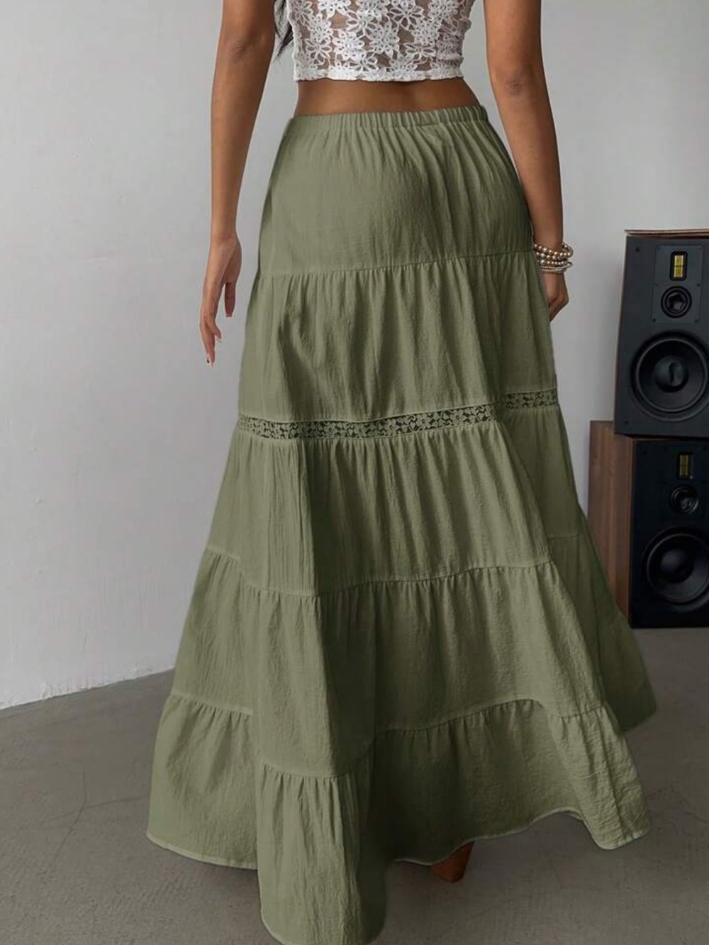 Tiered Green Maxi Skirt with Side Slit - Picture 3 of 5